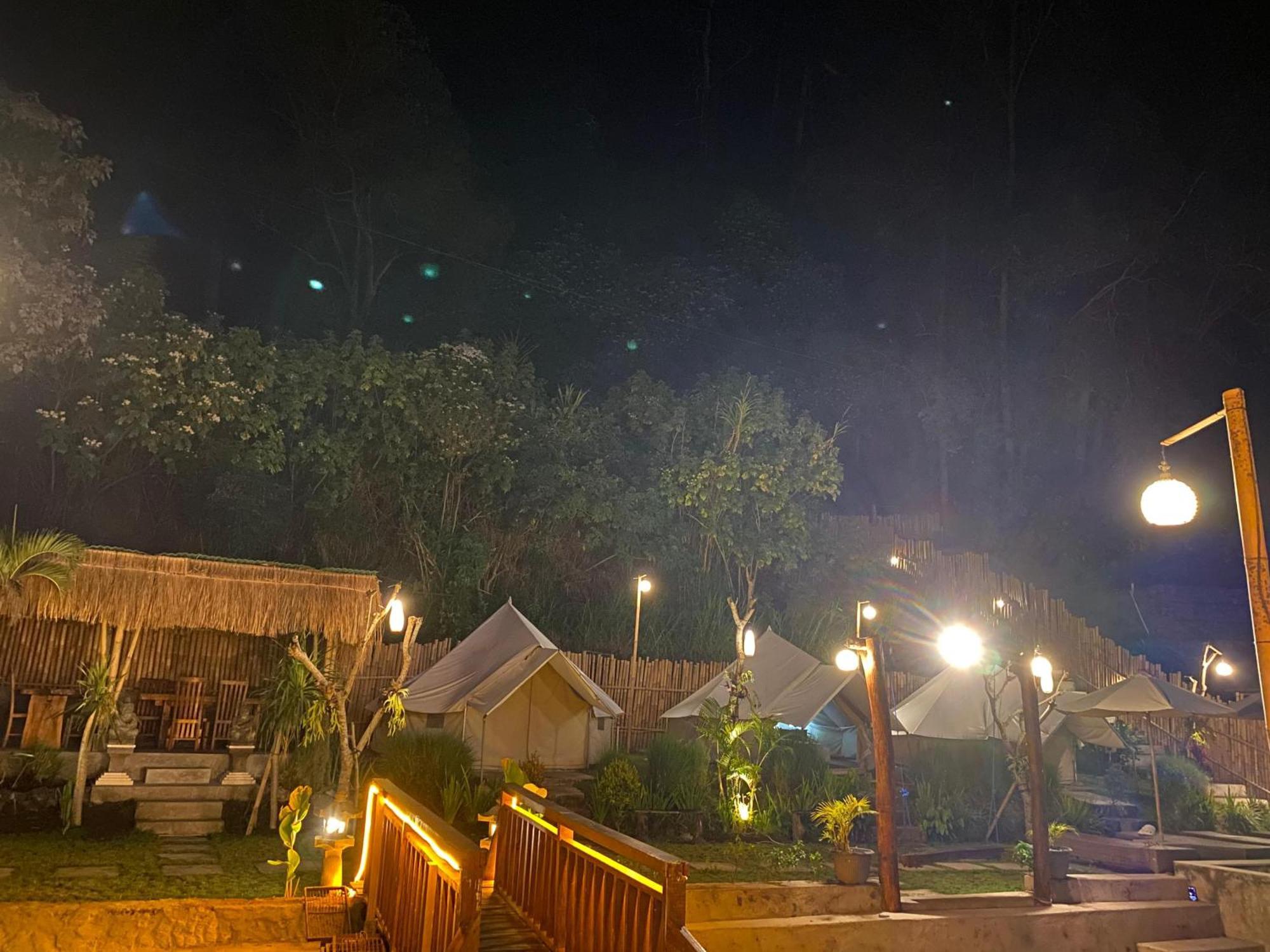 Emayan Glamping Kubupenlokan Bagian luar foto